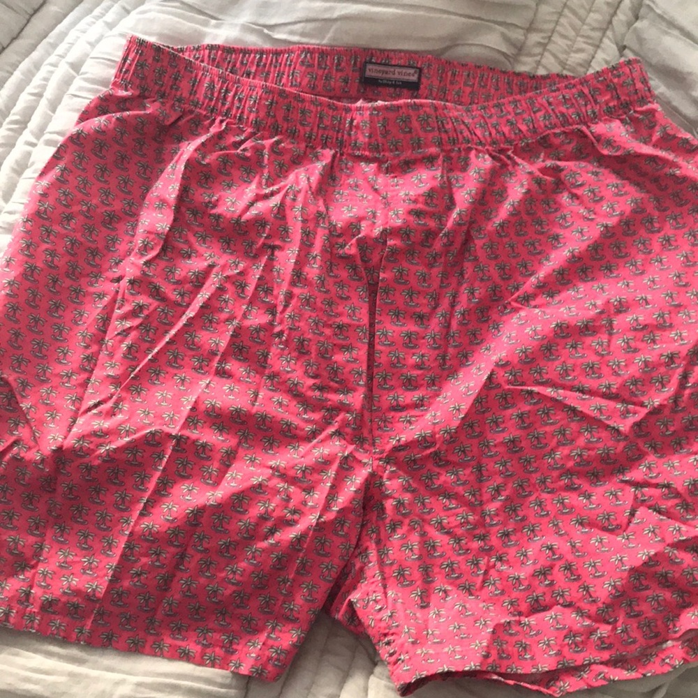 NEVER WORN-Vineyard Vines Boxers. Palm Tree 
